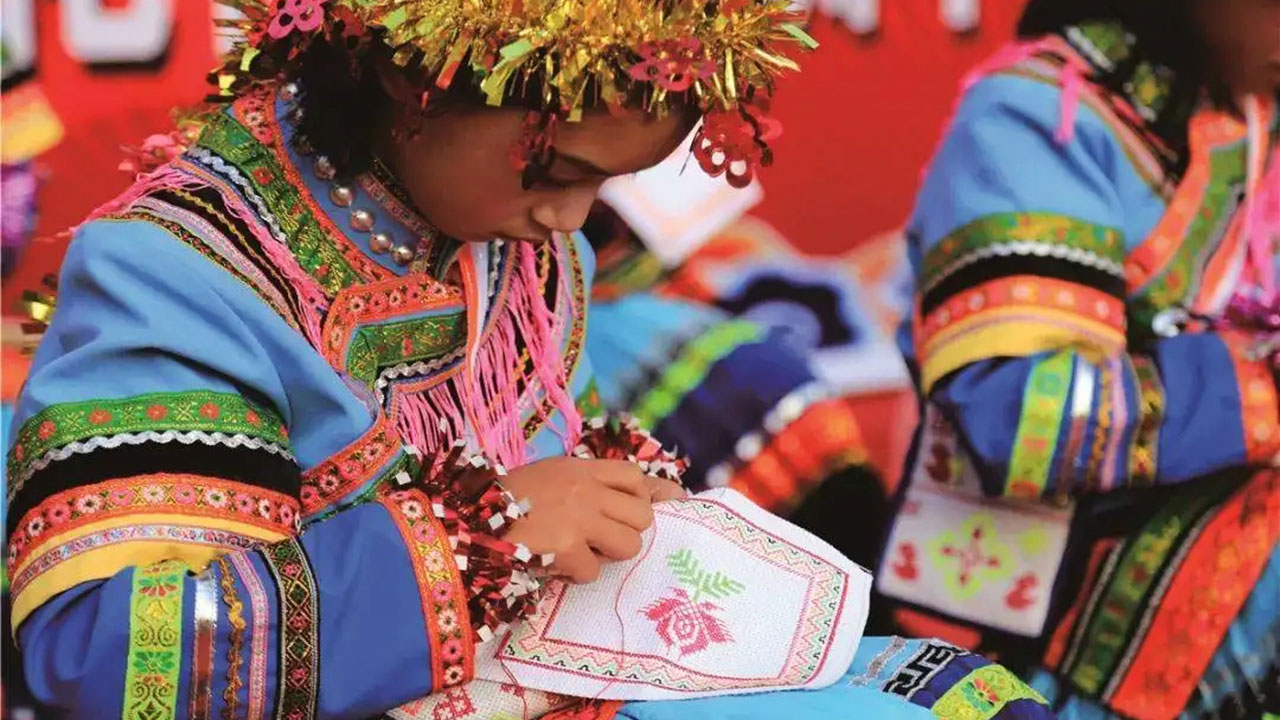 涼山彝族刺繡 涼山彝族刺繡.jpg