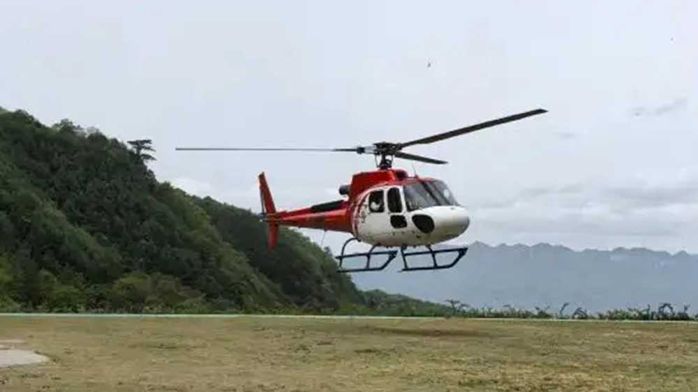 低空旅游“米倉號”直升機(jī)首發(fā)現(xiàn)場.jpg
